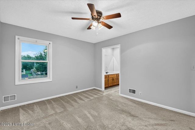8705 Chase Tayler Pl, Louisville, KY 40299