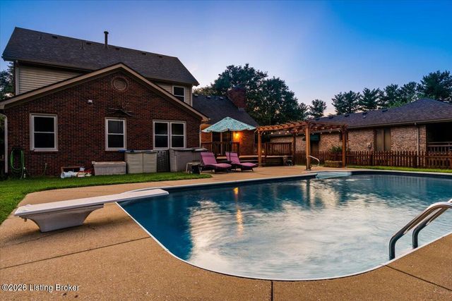 8705 Chase Tayler Pl, Louisville, KY 40299