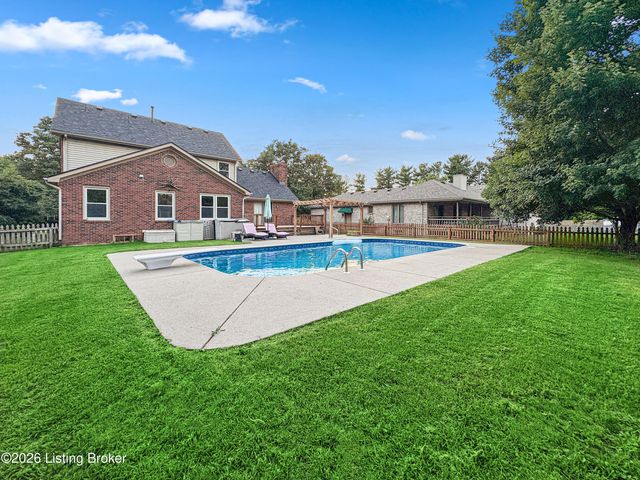 8705 Chase Tayler Pl, Louisville, KY 40299