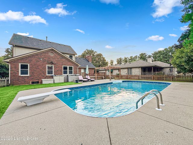 8705 Chase Tayler Pl, Louisville, KY 40299