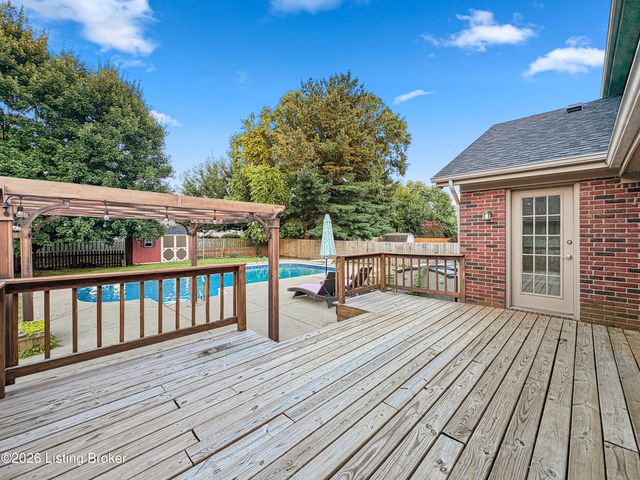 8705 Chase Tayler Pl, Louisville, KY 40299