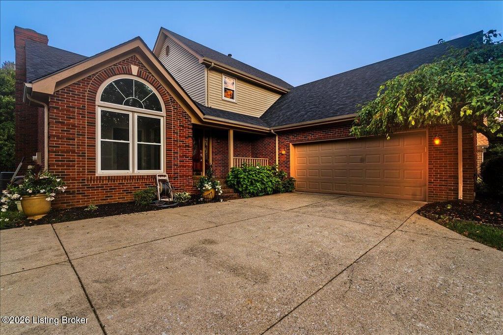 8705 Chase Tayler Pl, Louisville, KY 40299