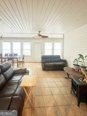 37 Oak Drive, Hawkinsville, GA 31036