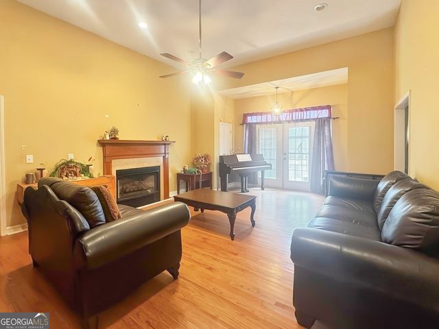 37 Oak Drive, Hawkinsville, GA 31036