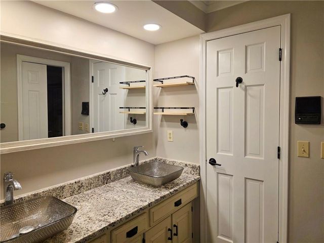 11695 Bradshaw Street, Overland Park, KS 66210