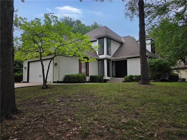 11695 Bradshaw Street, Overland Park, KS 66210