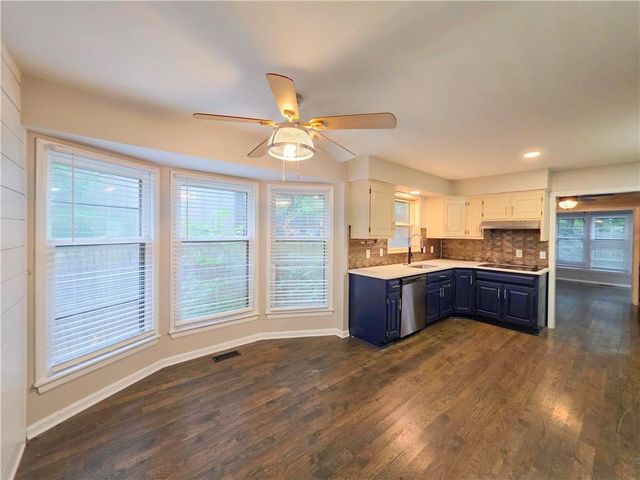 11695 Bradshaw Street, Overland Park, KS 66210