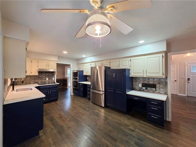 11695 Bradshaw Street, Overland Park, KS 66210