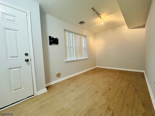 33 Ronald Dr, Franklin Twp., NJ 08873
