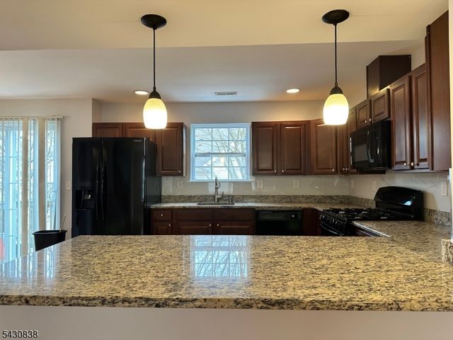 33 Ronald Dr, Franklin Twp., NJ 08873