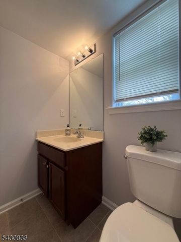33 Ronald Dr, Franklin Twp., NJ 08873