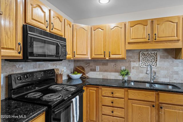 227 N Knoll Road N, Southern Pines, NC 28387