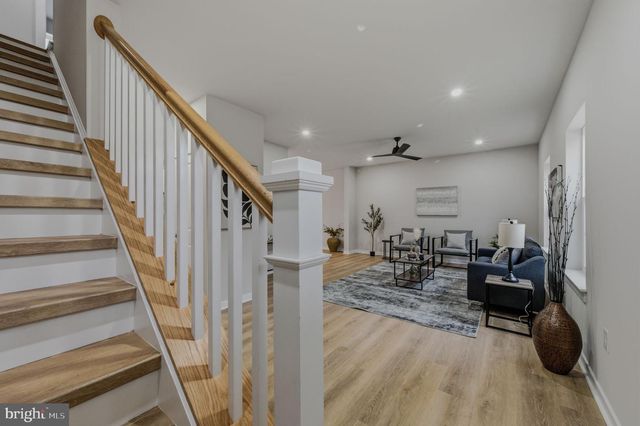 6 SHELDON DR, Newark, DE 19711