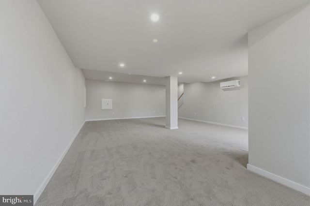 6 SHELDON DR, Newark, DE 19711