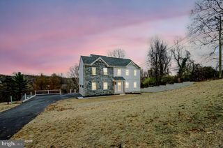 6 SHELDON DR, Newark, DE 19711