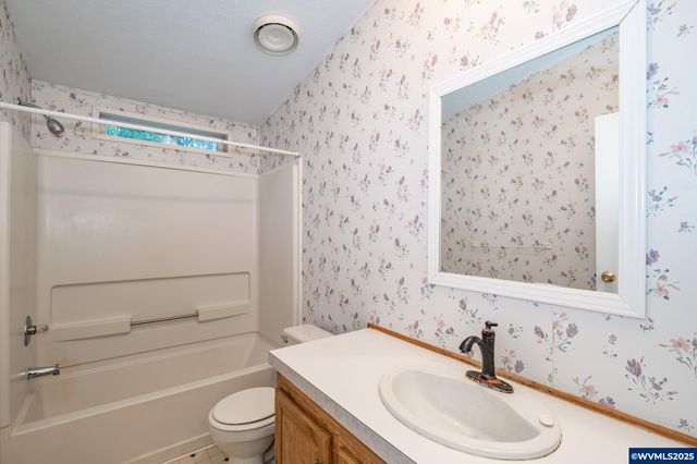 32981 Mount Pleasant Rd, Lebanon, OR 97355