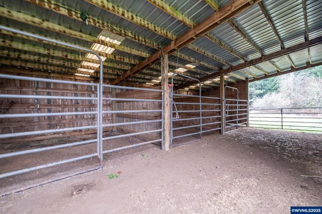 32981 Mount Pleasant Rd, Lebanon, OR 97355