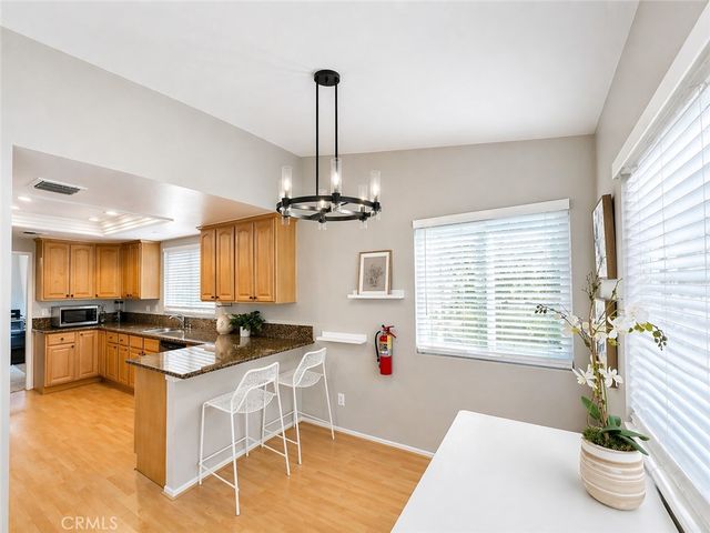 21100 Vintage, Chatsworth, CA 91311