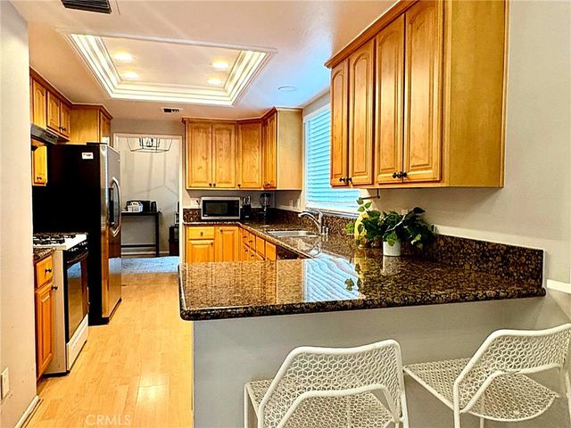 21100 Vintage, Chatsworth, CA 91311