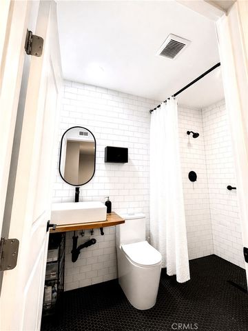 21100 Vintage, Chatsworth, CA 91311