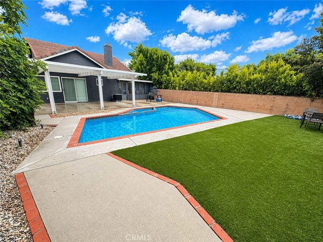 21100 Vintage, Chatsworth, CA 91311