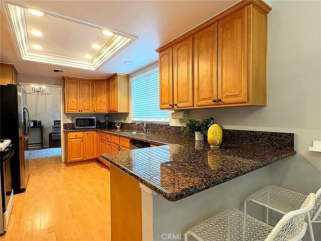 21100 Vintage, Chatsworth, CA 91311