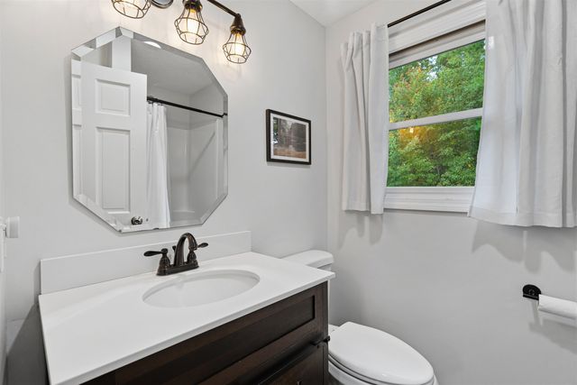 2 Reverend Parker Road, Londonderry, NH 03053