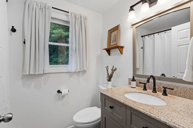 2 Reverend Parker Road, Londonderry, NH 03053