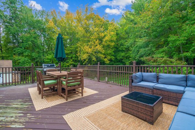 2 Reverend Parker Road, Londonderry, NH 03053