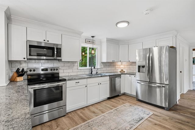 2 Reverend Parker Road, Londonderry, NH 03053