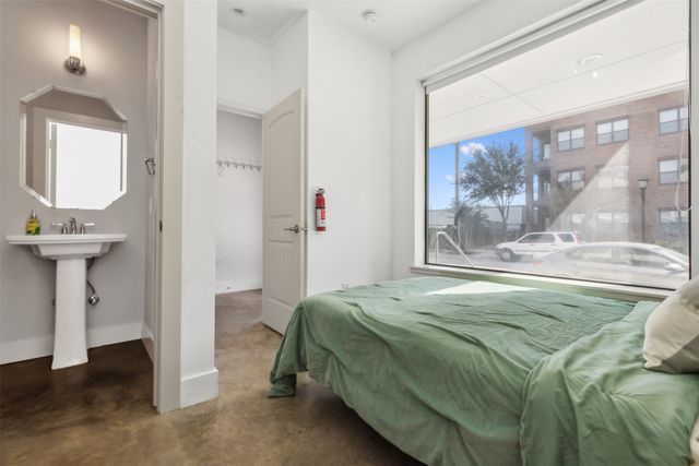 414 College Avenue, Fort Worth, TX 76104