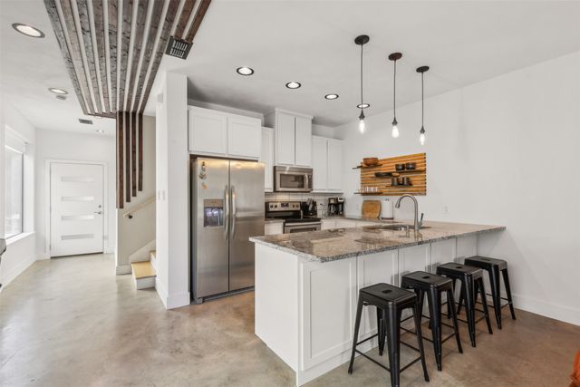414 College Avenue, Fort Worth, TX 76104
