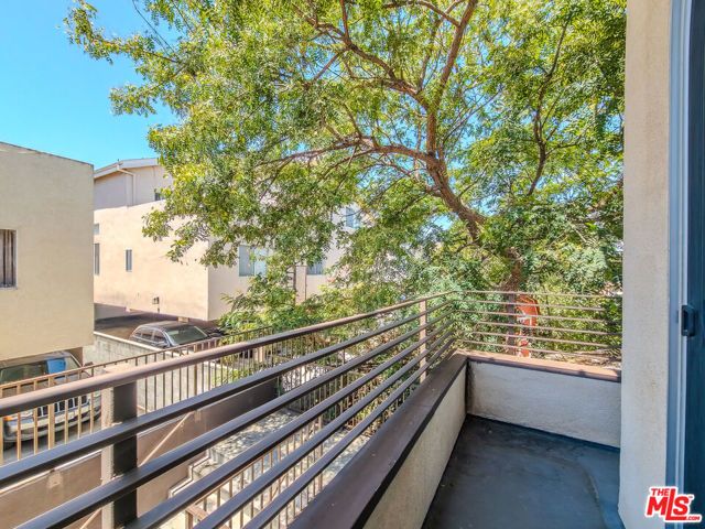 5237 Willowcrest Avenue 105, Los Angeles, CA 91601