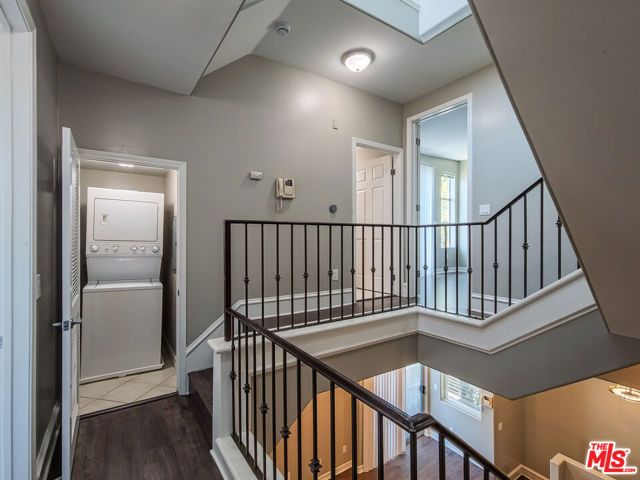 5237 Willowcrest Avenue 105, Los Angeles, CA 91601