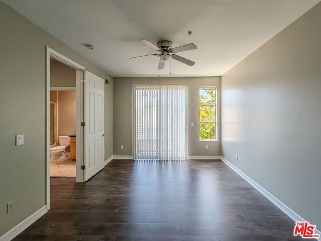 5237 Willowcrest Avenue 105, Los Angeles, CA 91601