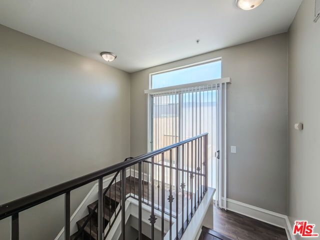 5237 Willowcrest Avenue 105, Los Angeles, CA 91601