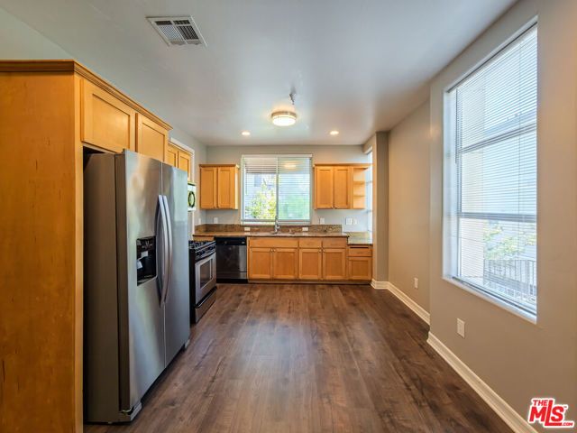 5237 Willowcrest Avenue 105, Los Angeles, CA 91601
