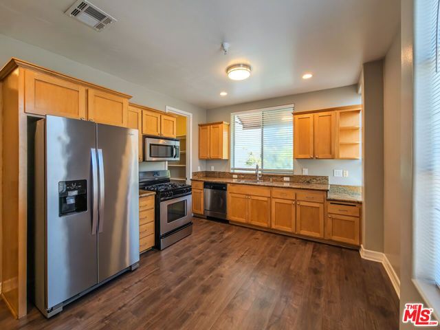 5237 Willowcrest Avenue 105, Los Angeles, CA 91601