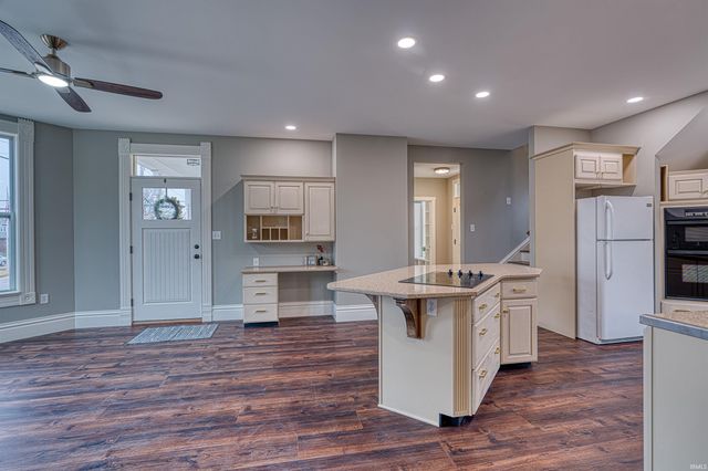 206 W Gibson Street, Haubstadt, IN 47639