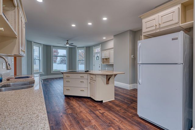 206 W Gibson Street, Haubstadt, IN 47639