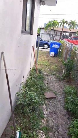 1112 SW 11th Ave, Miami, FL 33129