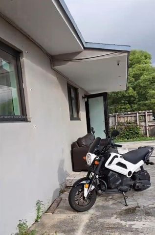 1112 SW 11th Ave, Miami, FL 33129