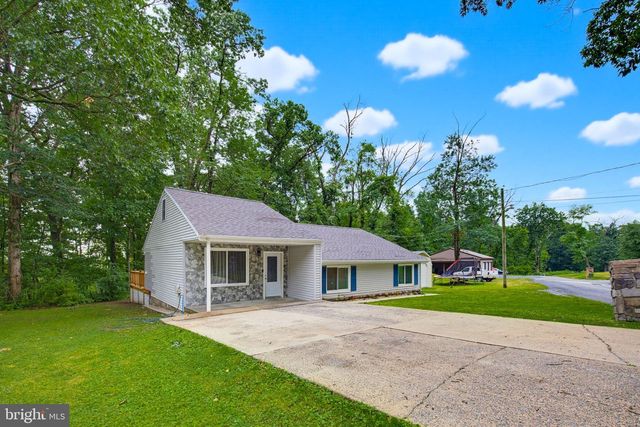 1607 HOLTZ RD, Enola, PA 17025