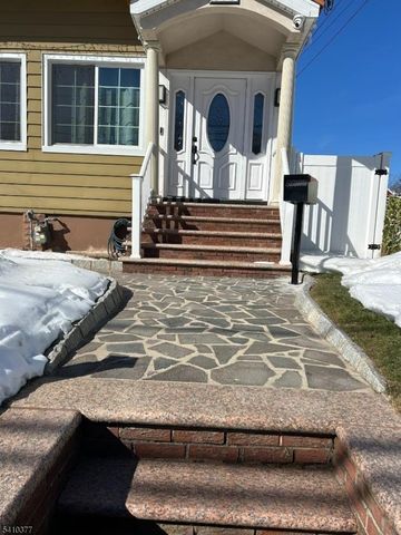 934 Monroe Ave, Elizabeth City, NJ 07208