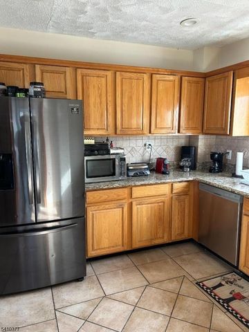 934 Monroe Ave, Elizabeth City, NJ 07208