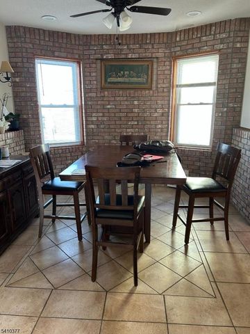 934 Monroe Ave, Elizabeth City, NJ 07208