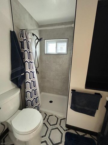 934 Monroe Ave, Elizabeth City, NJ 07208