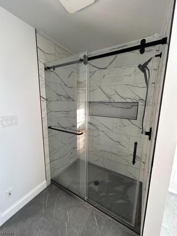 934 Monroe Ave, Elizabeth City, NJ 07208