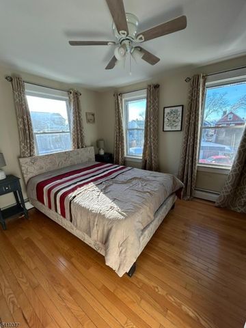 934 Monroe Ave, Elizabeth City, NJ 07208