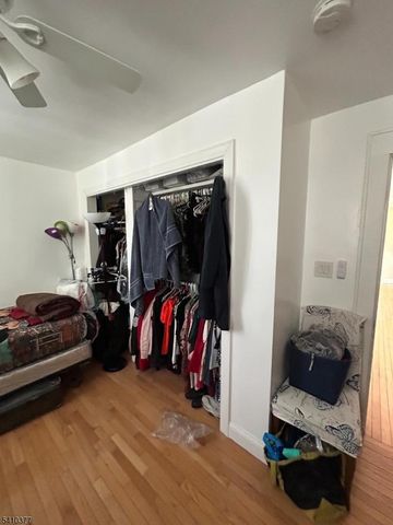 934 Monroe Ave, Elizabeth City, NJ 07208